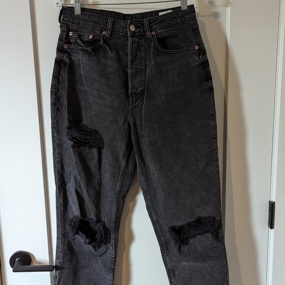 H&M Mom Ultra High Ripped Straight Ankle Jeans - Size 8 - Picture 4 of 7
